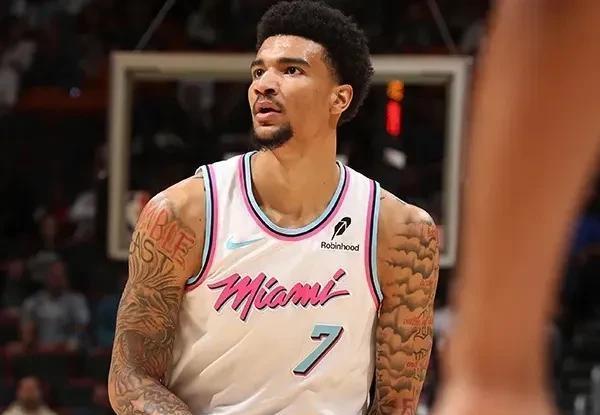 包含热火B队血洗76人，拉文送出助攻的词条