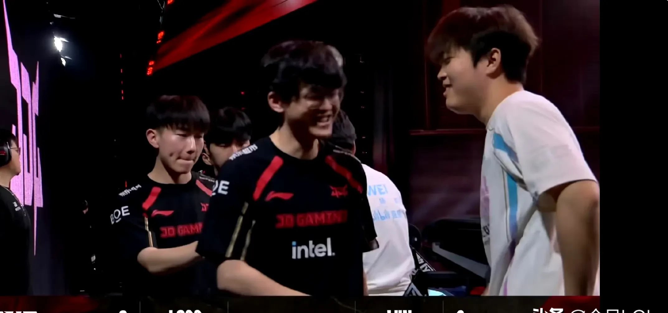 G2完胜V5，JackeyLove一己之力扛起全队