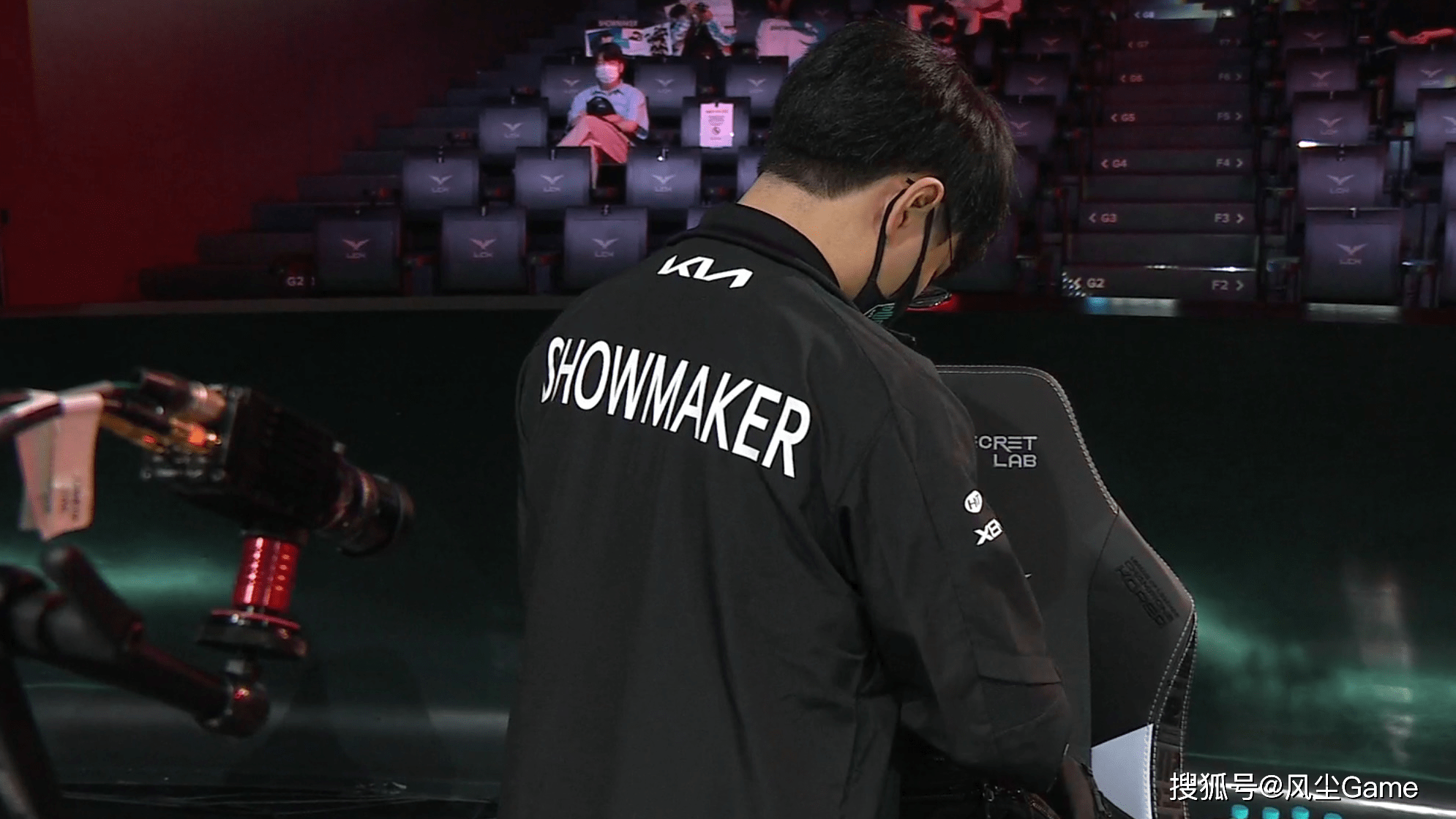 包含HLE横扫JDG，Ming惊艳世界的词条