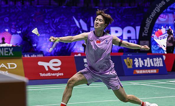 印尼羽毛球队翻盘中国羽毛球队，辛杜爆发神勇