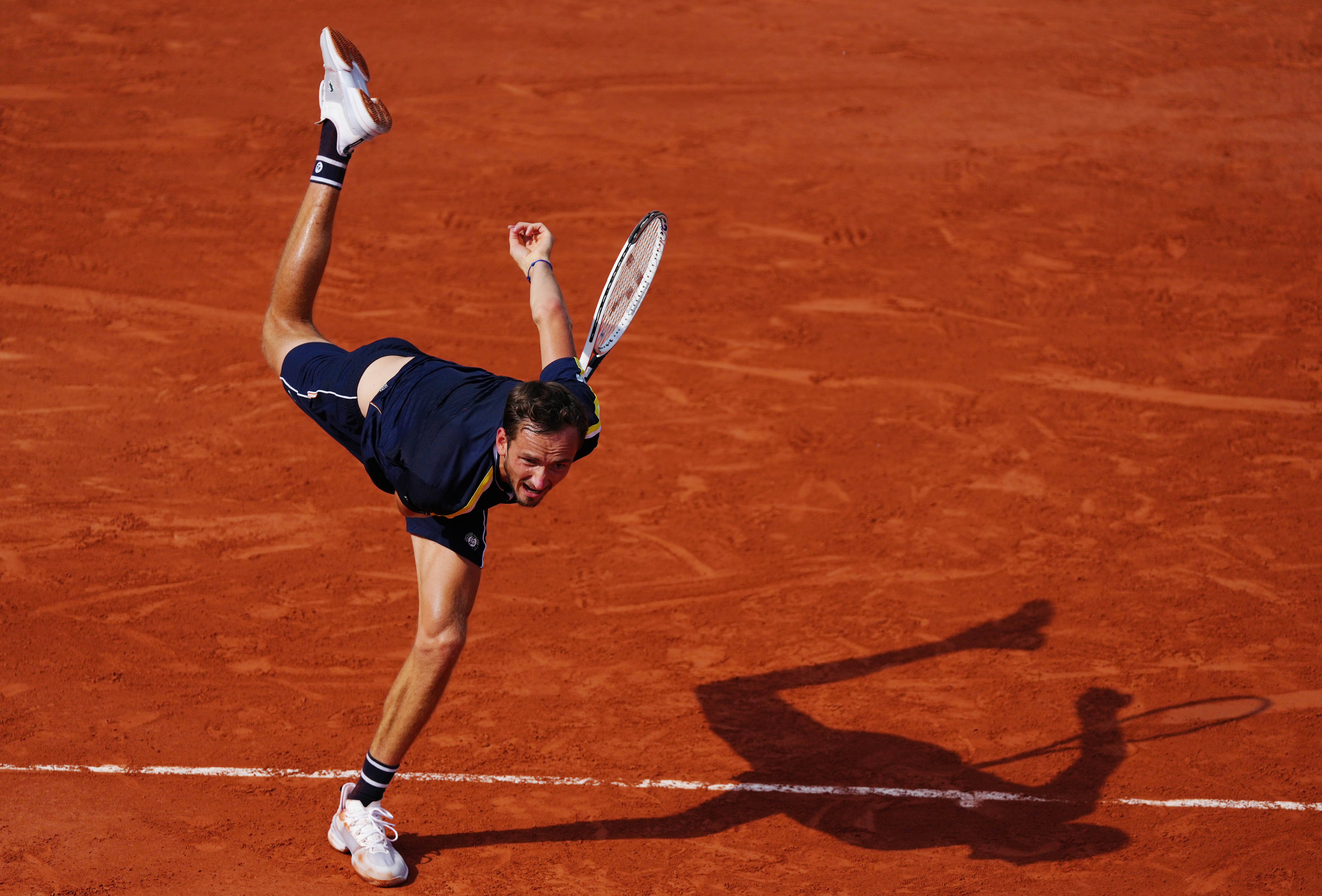 欧洲网球队逆转日本网球队，梅德韦杰夫关键制胜