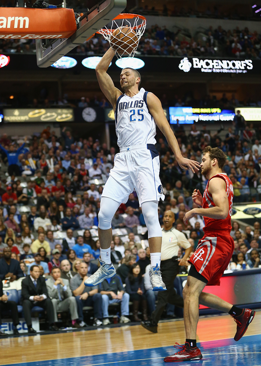 魔术轻取马刺,保罗点燃赛场 魔术轻取马刺,保罗点燃赛场