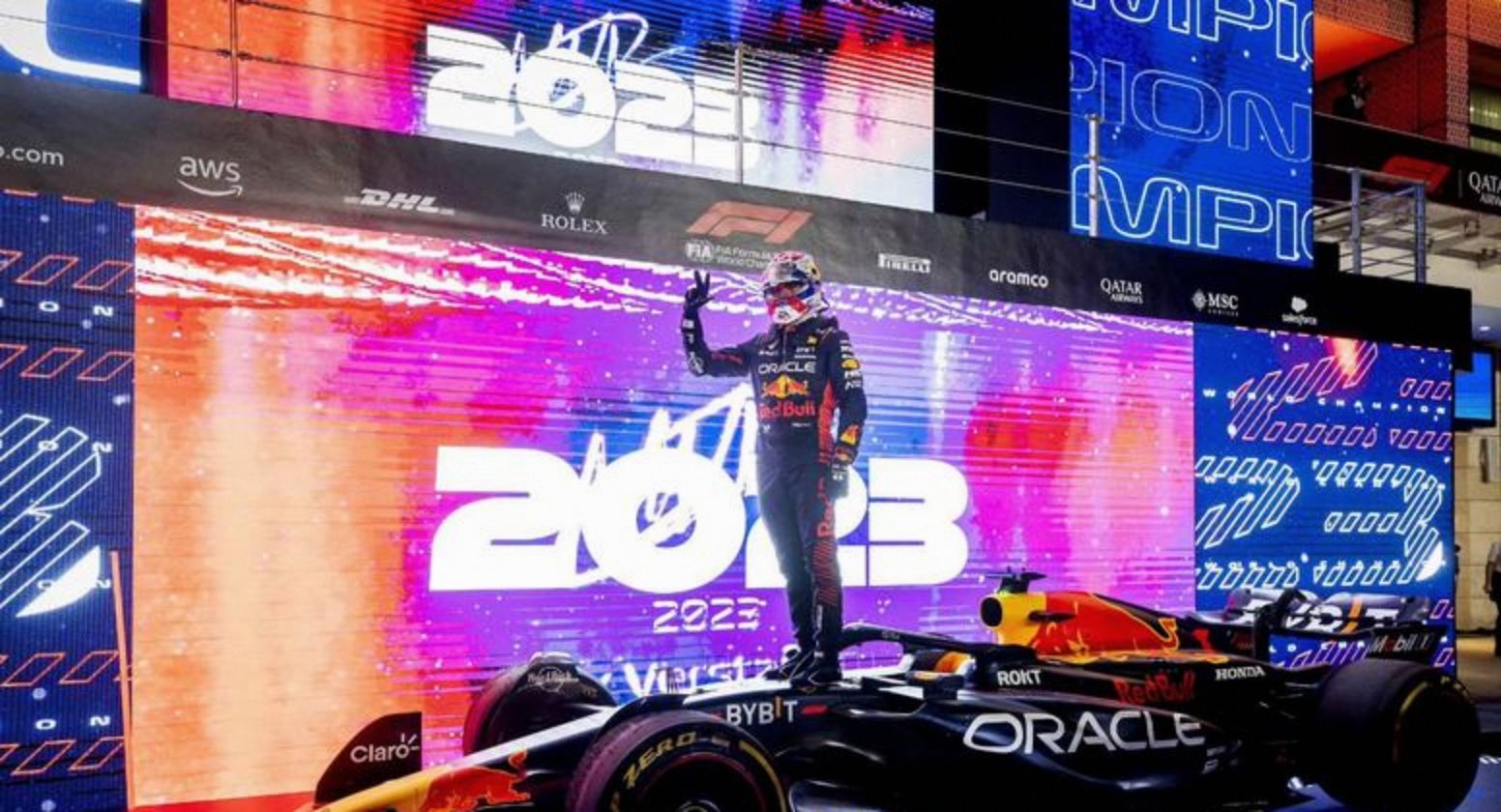 雷诺车队险胜迈凯伦,维斯塔潘带队取胜 雷诺车队险胜迈凯伦,维斯塔潘带队取胜