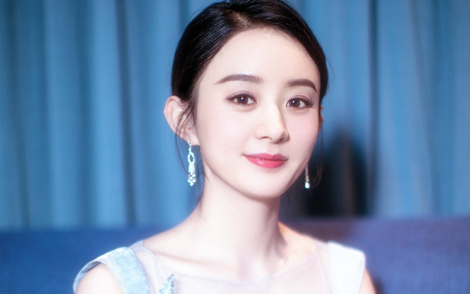 当F1迎来足球先生，阿尔瓦雷斯为何在围场状态火热？