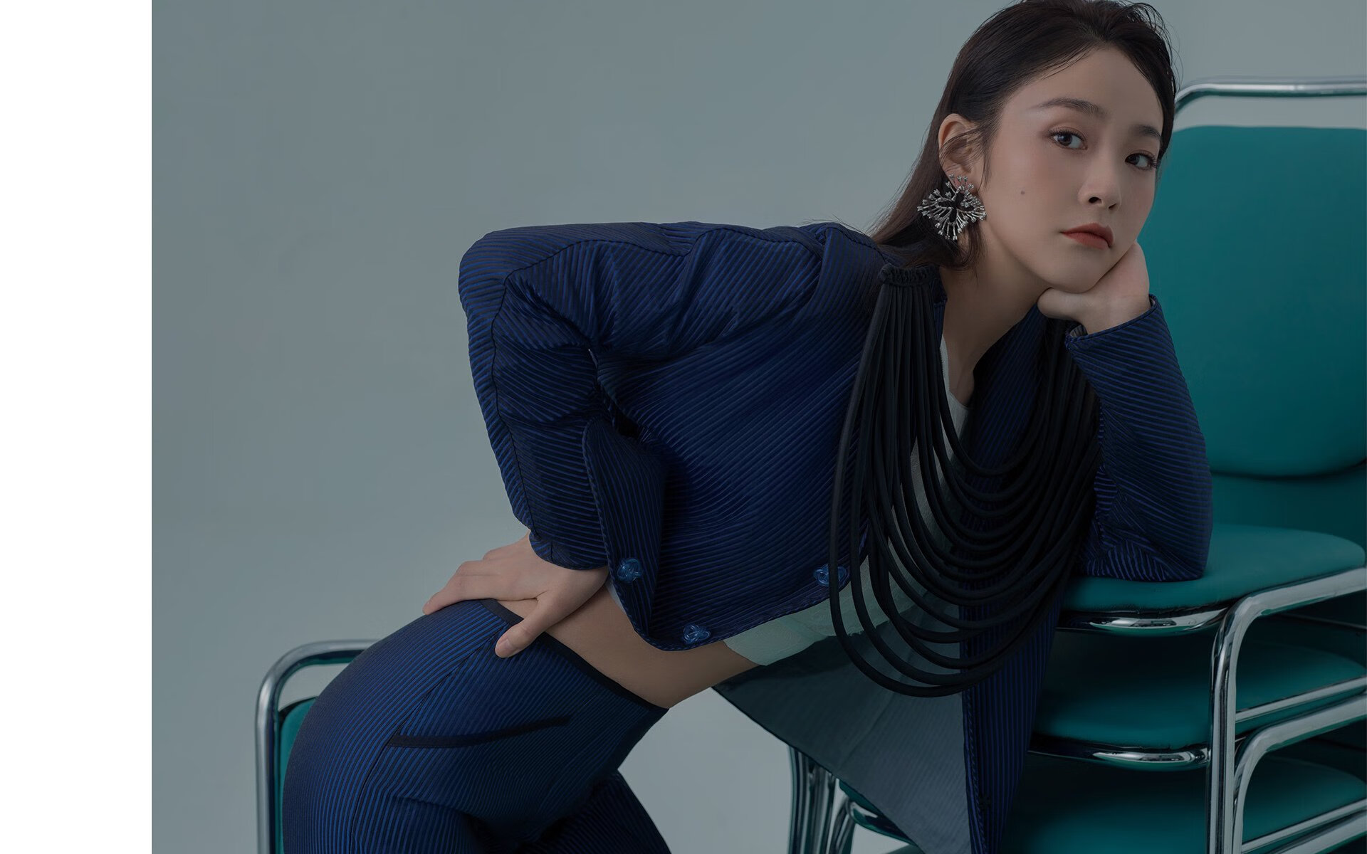 当所有人望向射手时，有谁看见了右路的光？